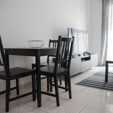 Renovated One Bedroom Apartment In Paphos With Pool Екстериор снимка