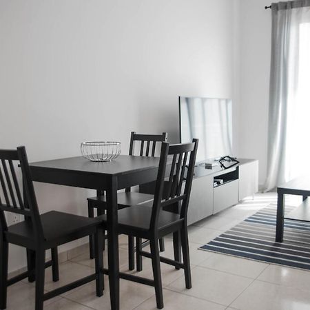 Renovated One Bedroom Apartment In Paphos With Pool Екстериор снимка