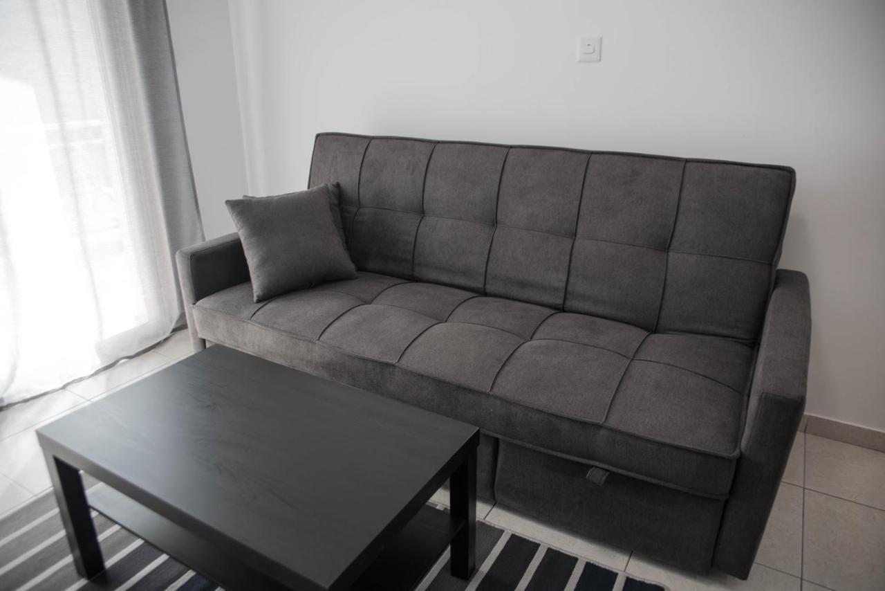 Renovated One Bedroom Apartment In Paphos With Pool Екстериор снимка